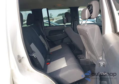 2010 Jeep Liberty Sport z USA, uszkodzony, nr VIN 1J4PP2GKXAW133399